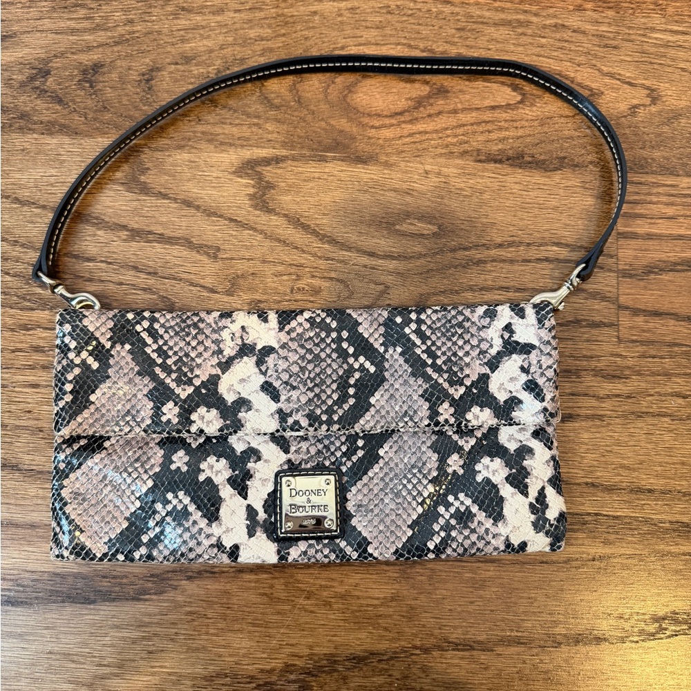 Dooney & Bourke Snake Print clutch - Black and Tan